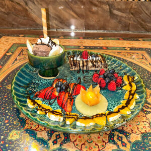 Shah Neshin Dessert-Teller